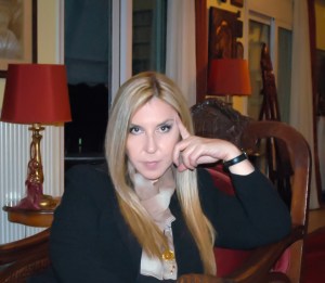 ΚΕΛΛΥ ΣΤΑΜΟΥΛΑΚΗ ΣΥΓΓΡΑΦΕΑΣ - ΣΚΗΝΟΘΕΤΗΣ